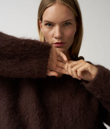 KNIT SWEATERS