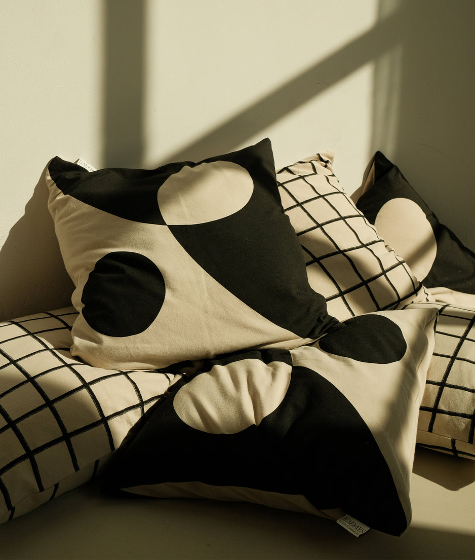 10DAYS x Lois Schindeler pillow cover asobi | light safari